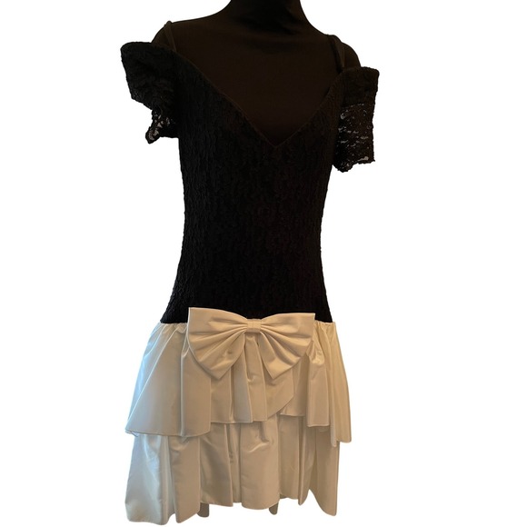 Susan Roselli for Vijack Dresses & Skirts - Susan Roselli Vijack Black Lace Off Shoulder Ruffled Bow Party Dress 9-10 USA